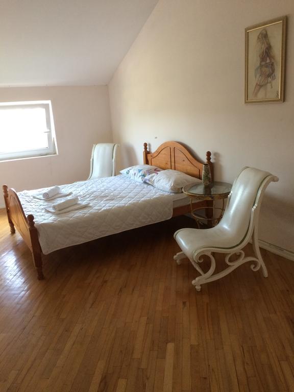Guest House One Two Three Tiflis Oda fotoğraf